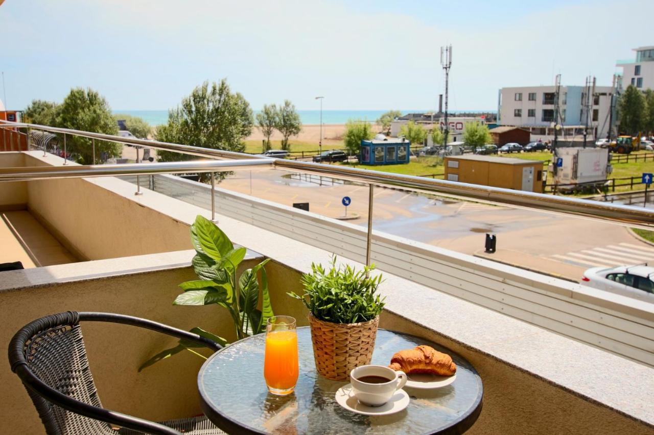 Fratelli Apartments Summerland Mamaia Exterior photo